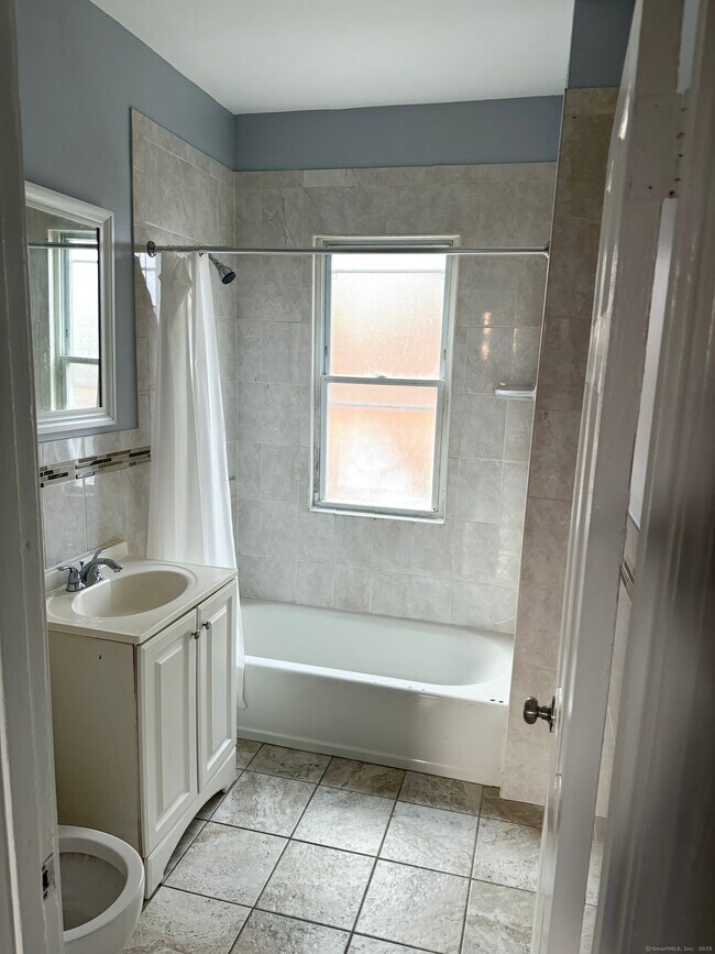 Photo - 190 Westland St