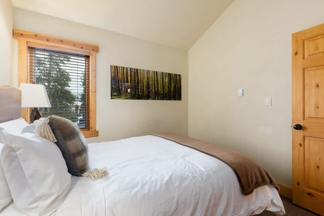 Photo - 500-504 4 O'Clock Rd Unit ID1387659P