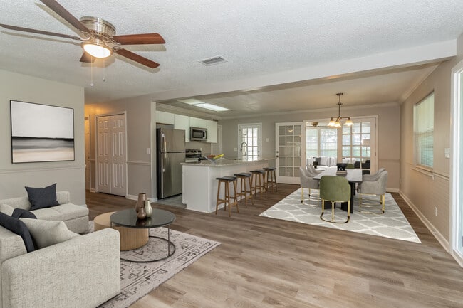 Photo - 1224 Crown Dr