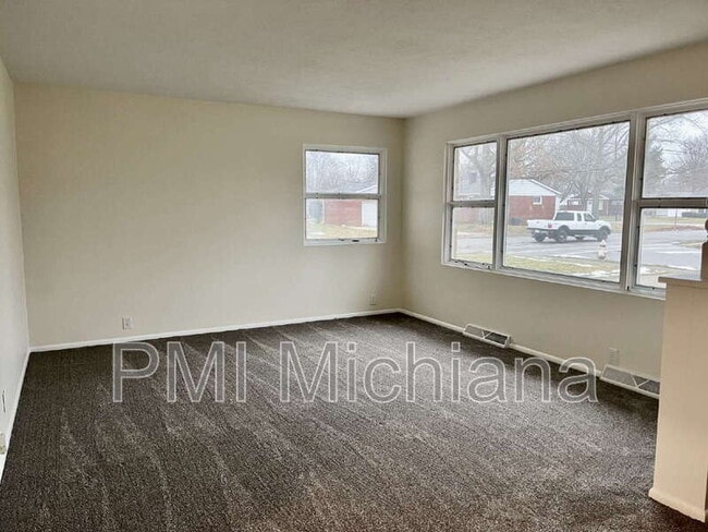 Photo - 1647 Vernerlee Ln