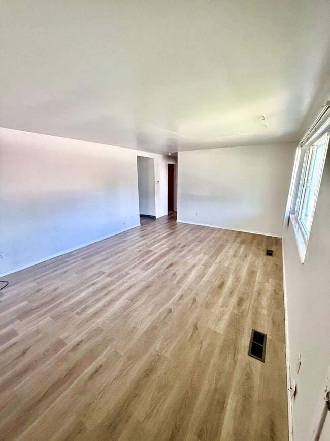 Photo - 105 W 250 N Unit 105-4