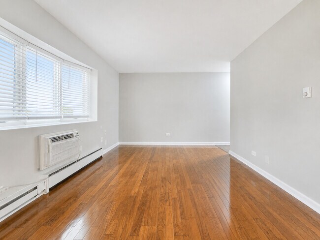 Photo - 5920 N Kenmore Ave Unit 202