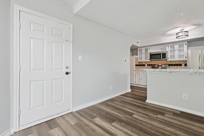 Photo - 9805 Walnut St Unidad C-206