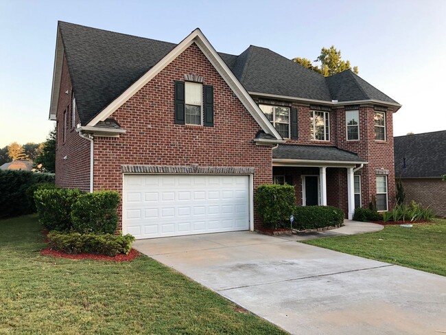 Photo - Beautiful 5 Bed 4 Bath Home in Heart of Co...
