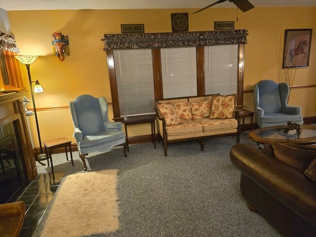 Photo - 437 S Craig Pl