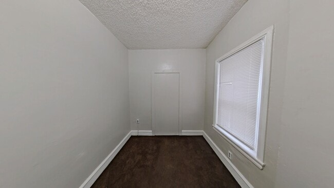 Photo - 2106 W 4th St Unit B