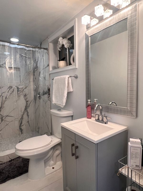 Photo - 114 Urell Pl NE