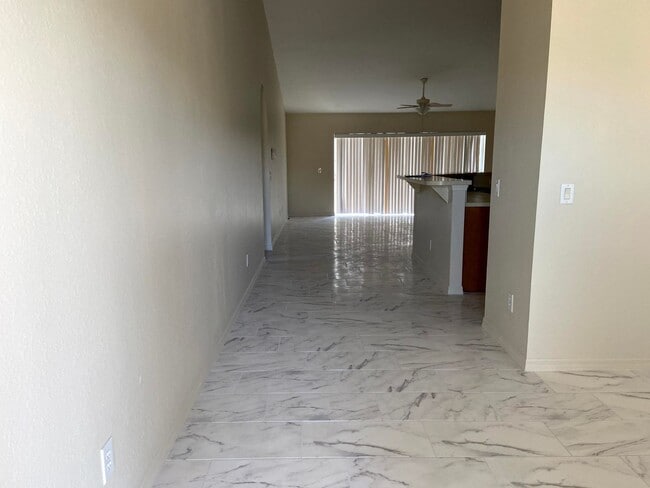 Photo - Available Now!!!. Huge 4 bedroom/Greenbriar Area.