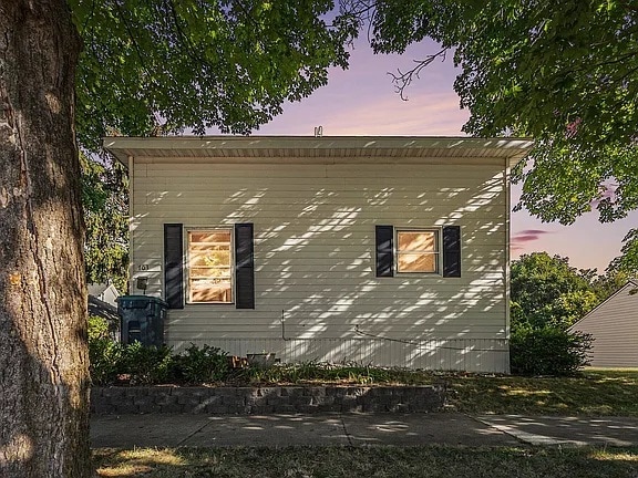 Photo - 703 W Dowland St