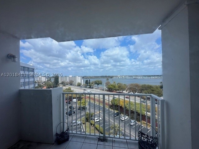 Building Photo - 1200 NE Miami Gardens Dr Unit 912W