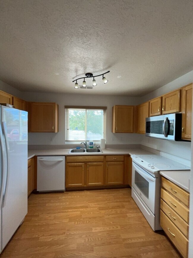 11727 Deer Lodge Rd SE