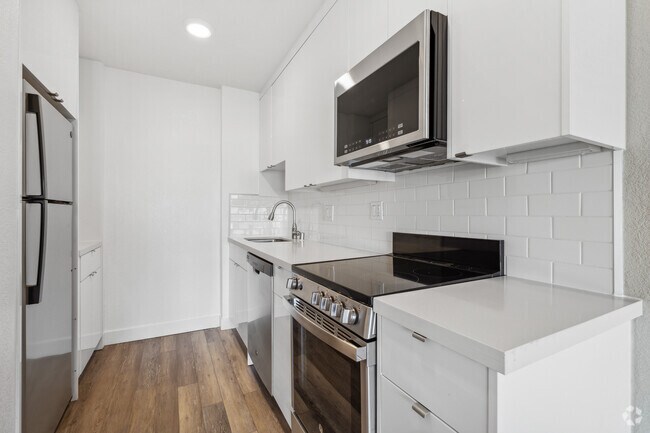 Kitchen - Marina Cove Apartments