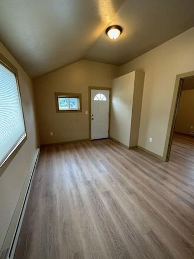 Photo - 106 N K St