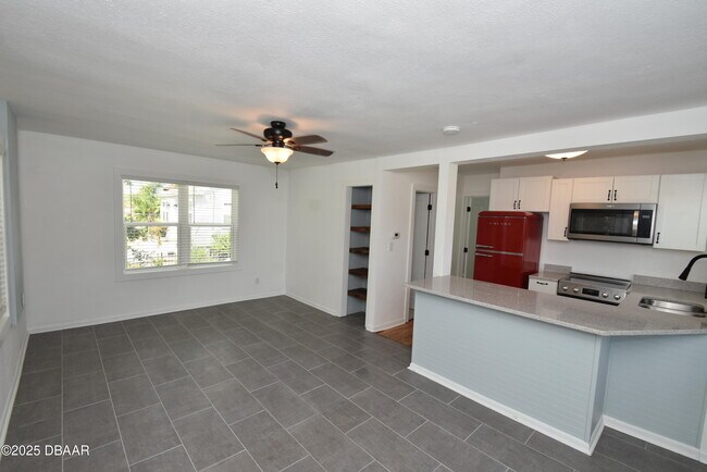 Photo - 403 N Oleander Ave