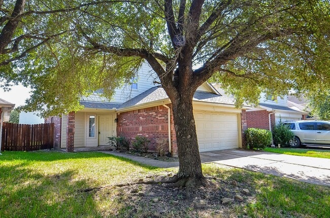 Building Photo - 14343 Hillard Green Ln