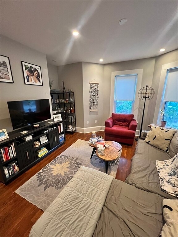 Building Photo - 68 Day St Unit 1