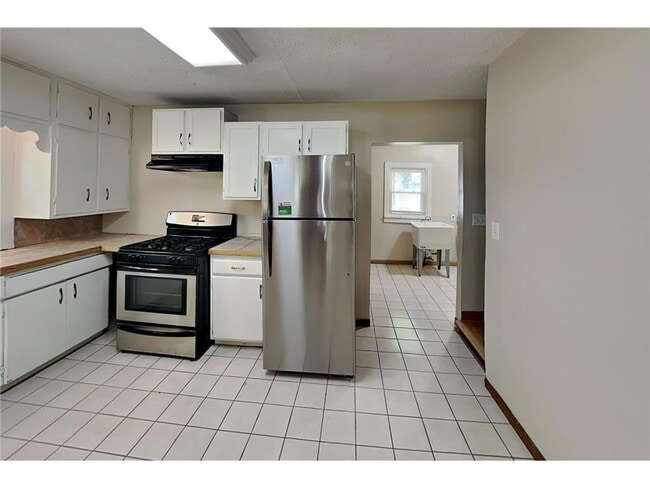 Photo - 14220 Crosstown Blvd NW