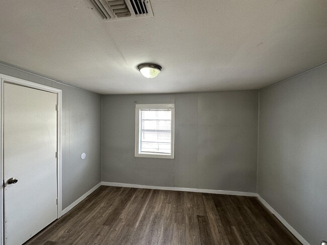 Photo - 3815 Pine St