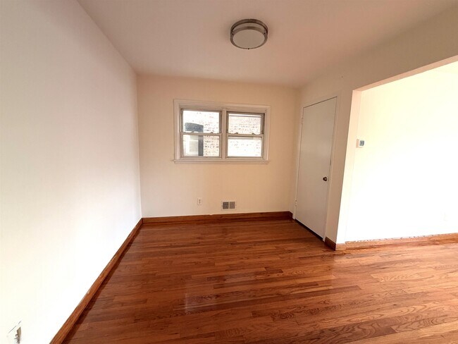 Photo - 304 Columbia Ave Unidad Apt 1