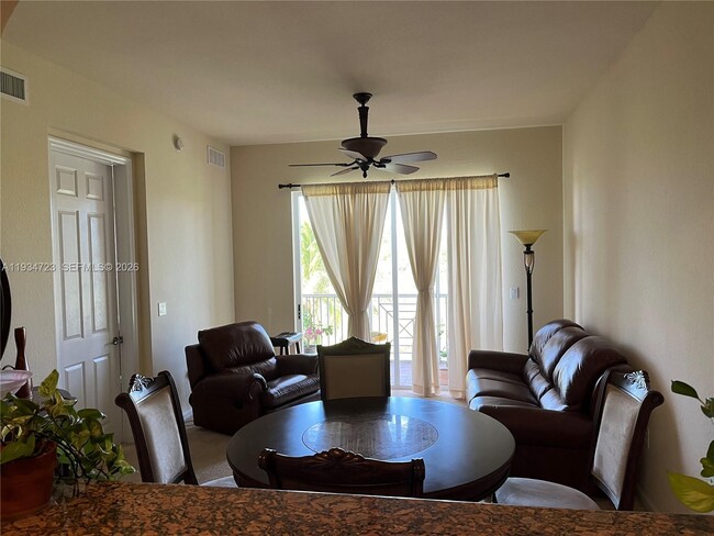 Photo - 3500 Oaks Clubhouse Dr Unit 308