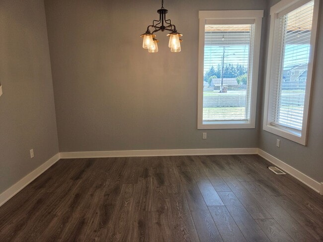 Photo - 1702 Aaron Dr