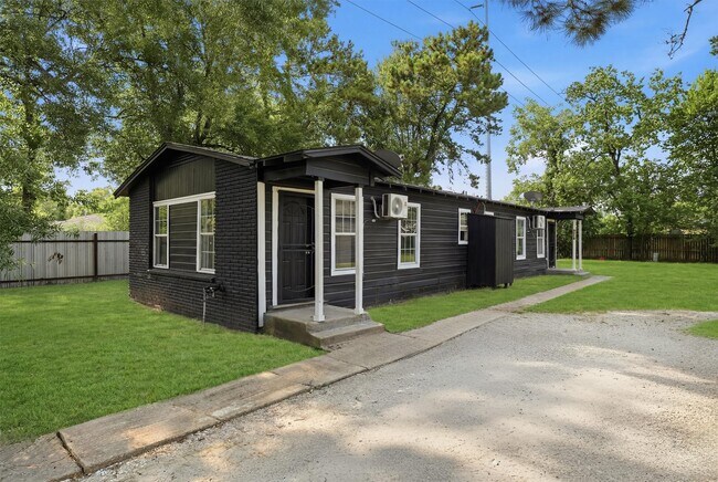 Photo - 8034 Record St