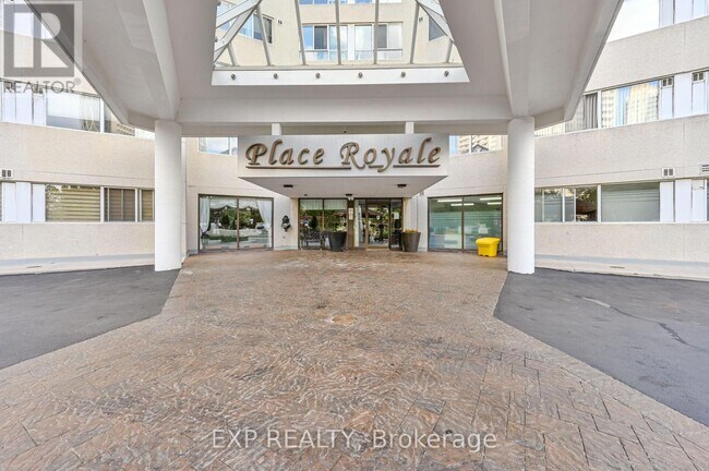 Photo - 3695 Kaneff Crescent Unité 1404