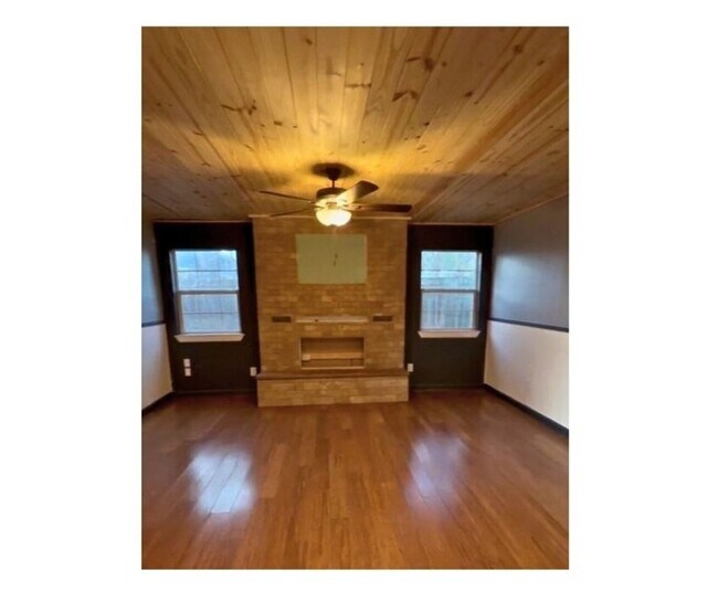 Photo - 159 Mc Dougal Ave