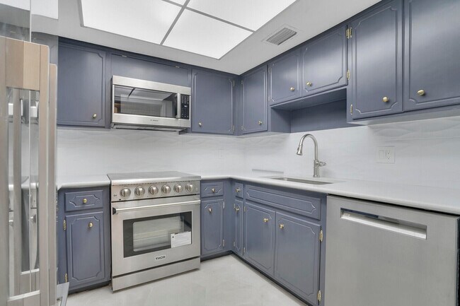 Photo - 315 Venetian Dr Unit 8