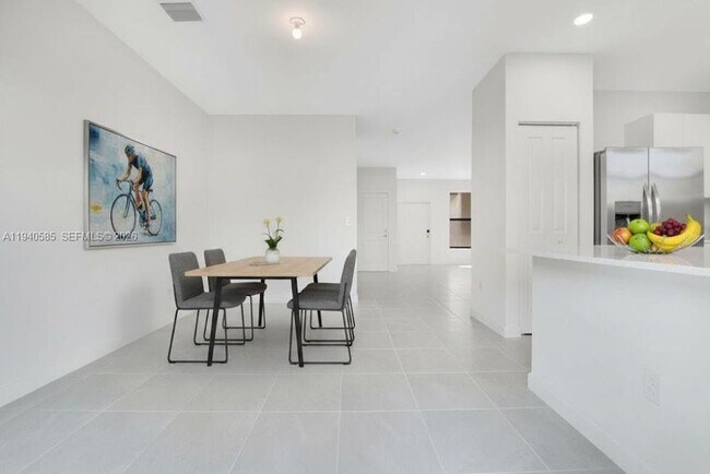 Photo - 15955 SW 2nd St