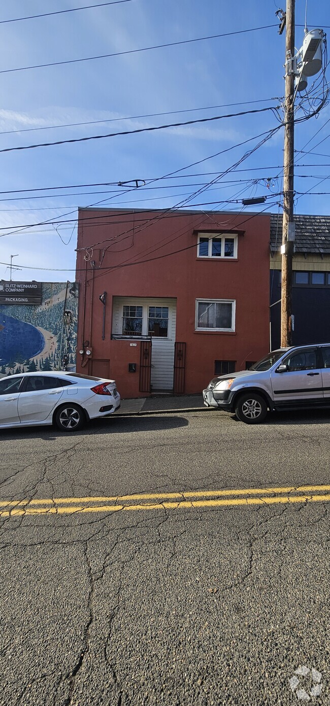 Building Photo - 7825 SW 35th Ave Unit 7825 SW 35th Rental