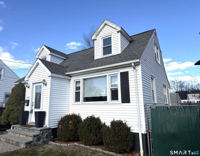 Photo - 1584 Madison Ave