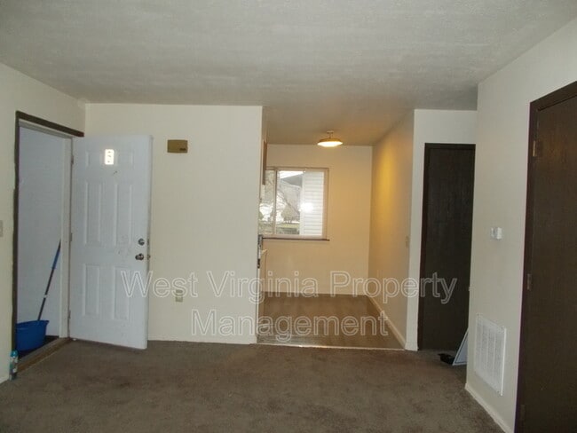 Photo - 130 Elm St Unit Apt 5