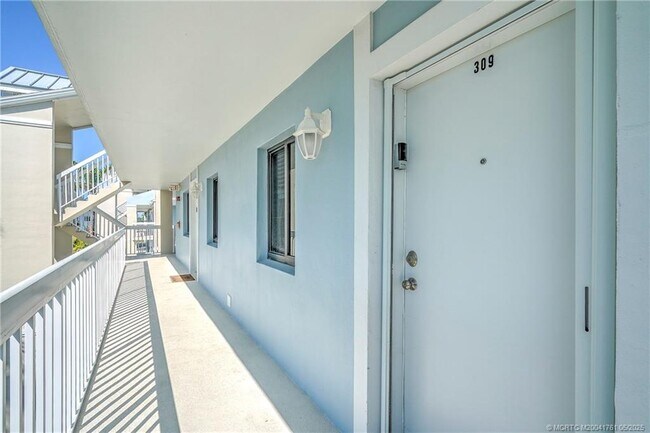 Photo - 40 NE Plantation Rd Unit 309