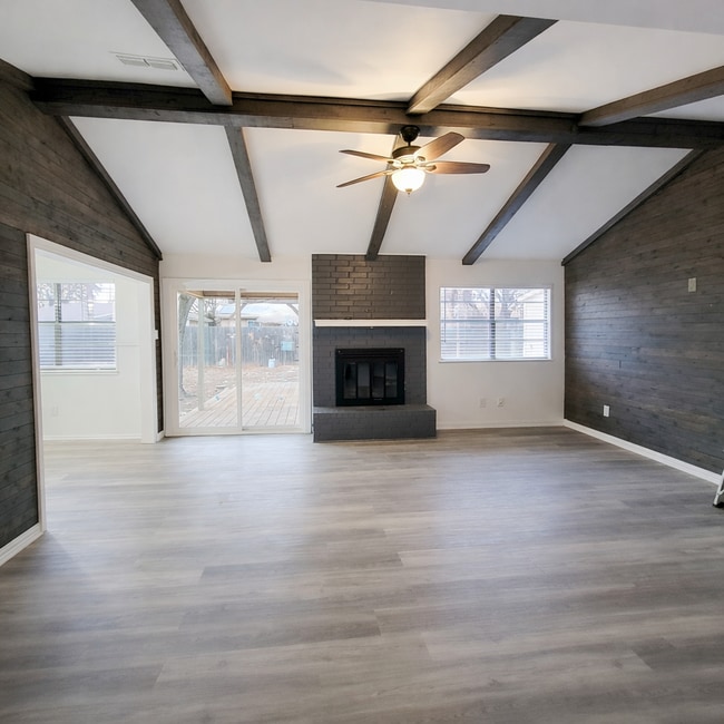 Photo - 5008 57th St