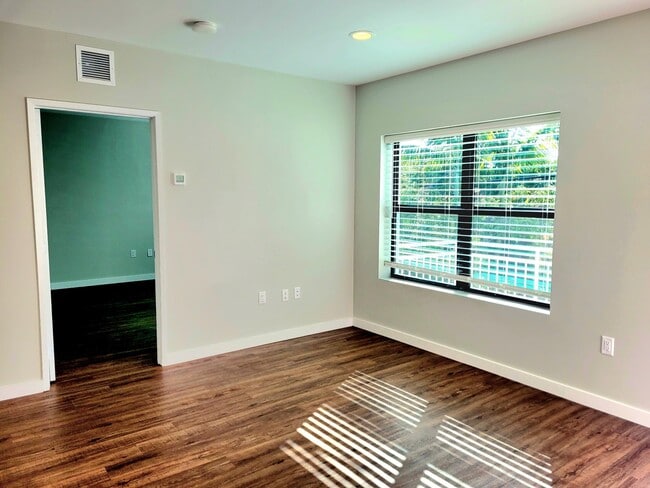 Photo - 11810 SE Dixie Hwy Unit Apt 1
