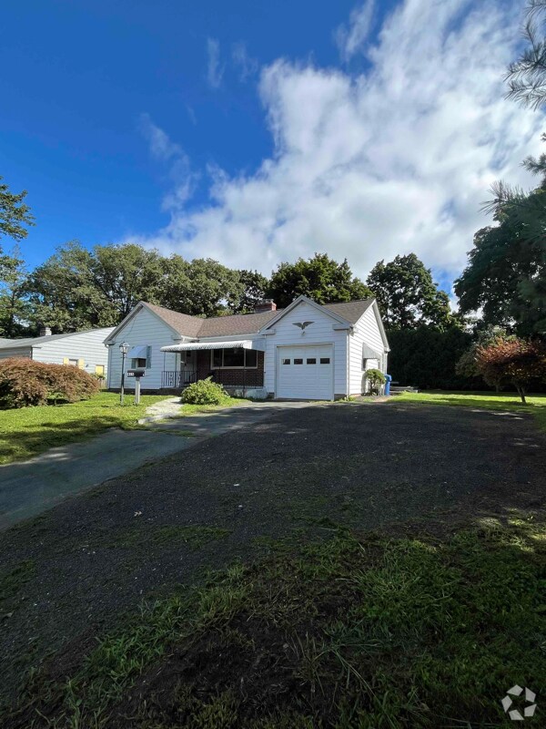 Rentals with a Garage near Broad Brook CT 167 Rentals