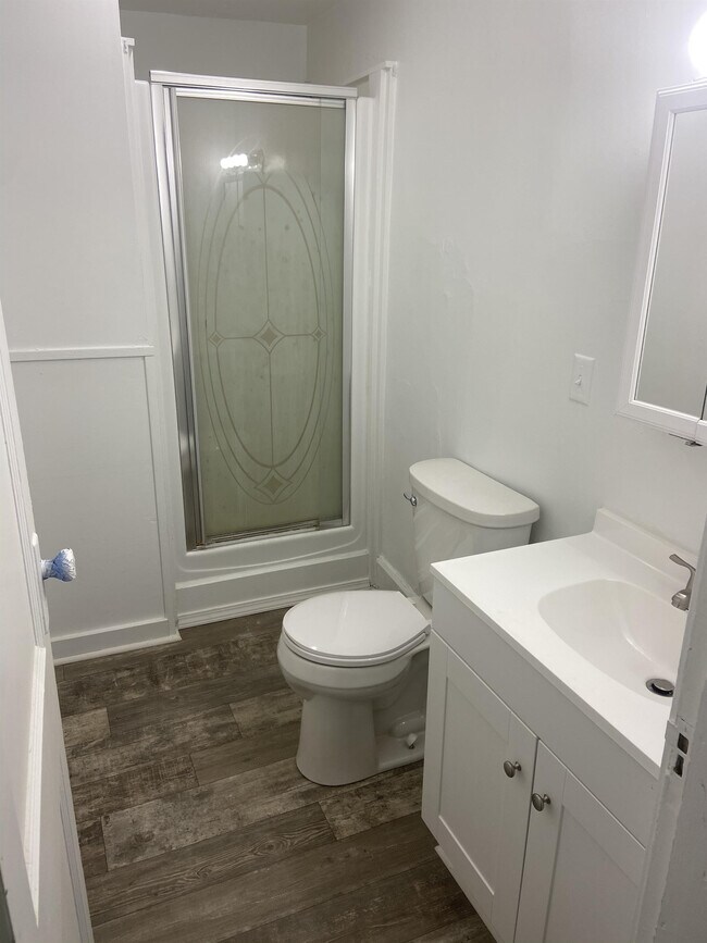 Photo - 121 W Main St Unit 121 1/2 W Main St Apt B