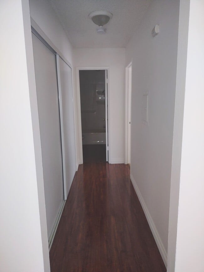 Photo - 5545 Lindley Ave