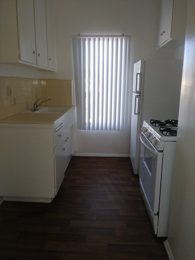 Century West Apartments (1525 Sawtelle Blvd)