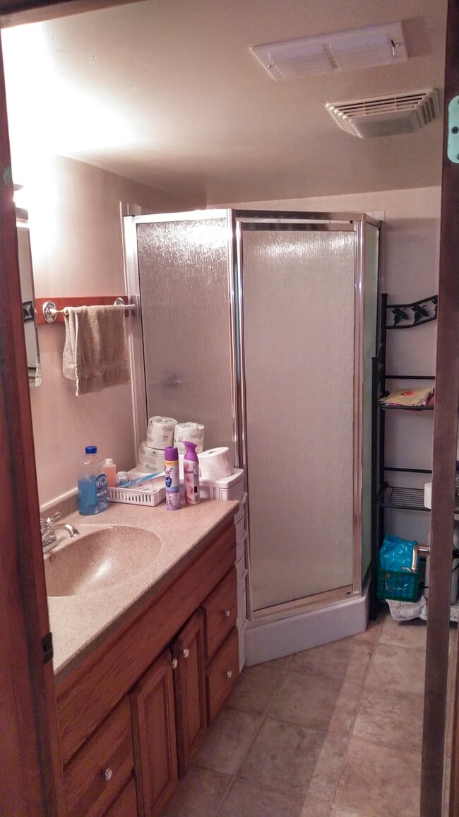 Photo - 411 W Clark St