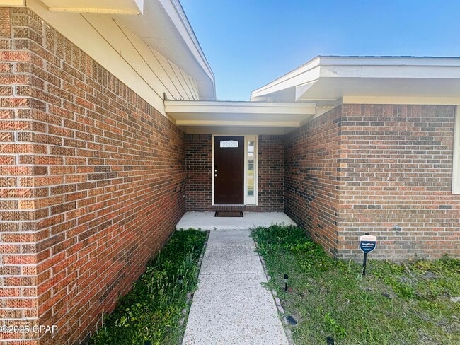 Photo - 618 Gabriel St