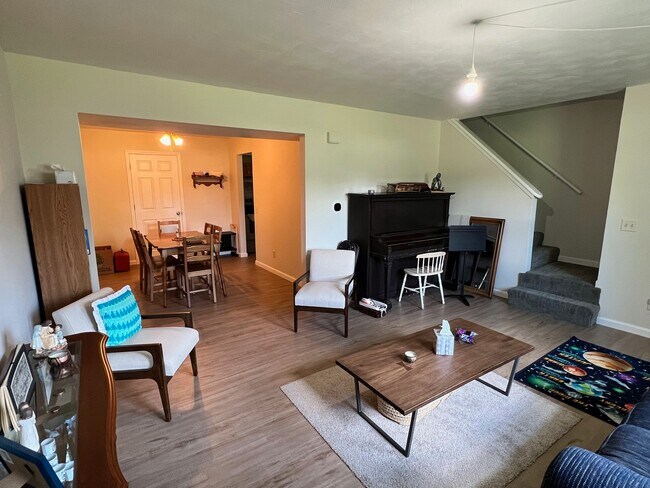 Photo - 806 Crescent Dr