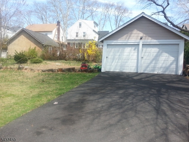 Photo - 147 Phelps Ave
