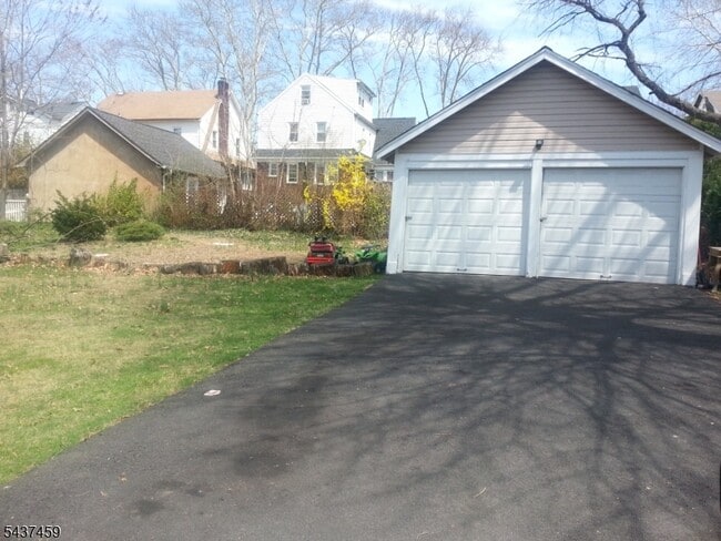 Photo - 147 Phelps Ave