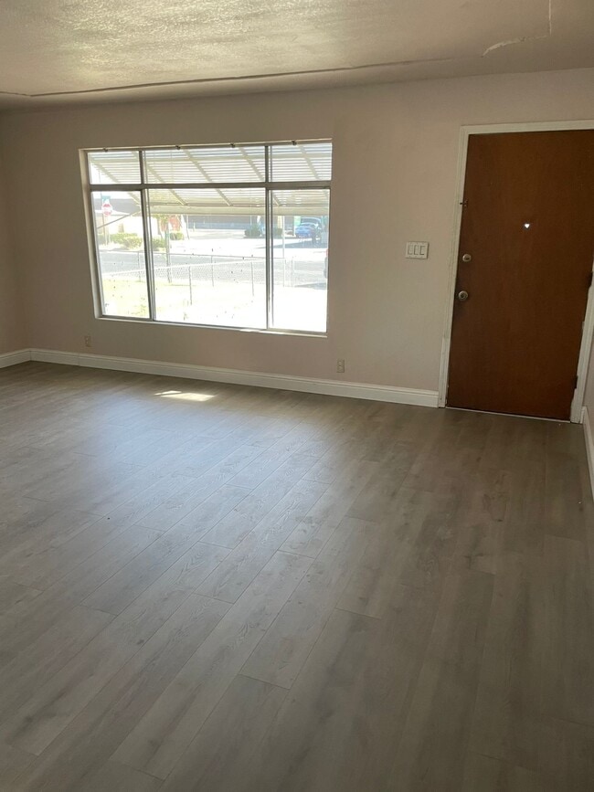 Photo - 2404 Strivens Ave