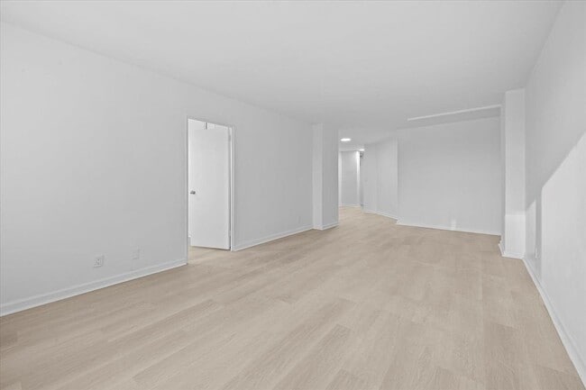 Photo - 5700 Arlington Ave