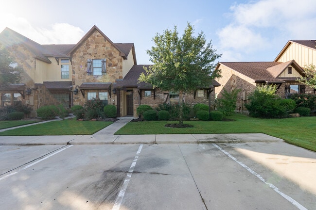 Building Photo - 312 Newcomb Ln