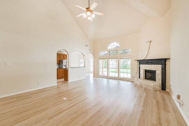 Photo - 11918 Mariposa Canyon Dr