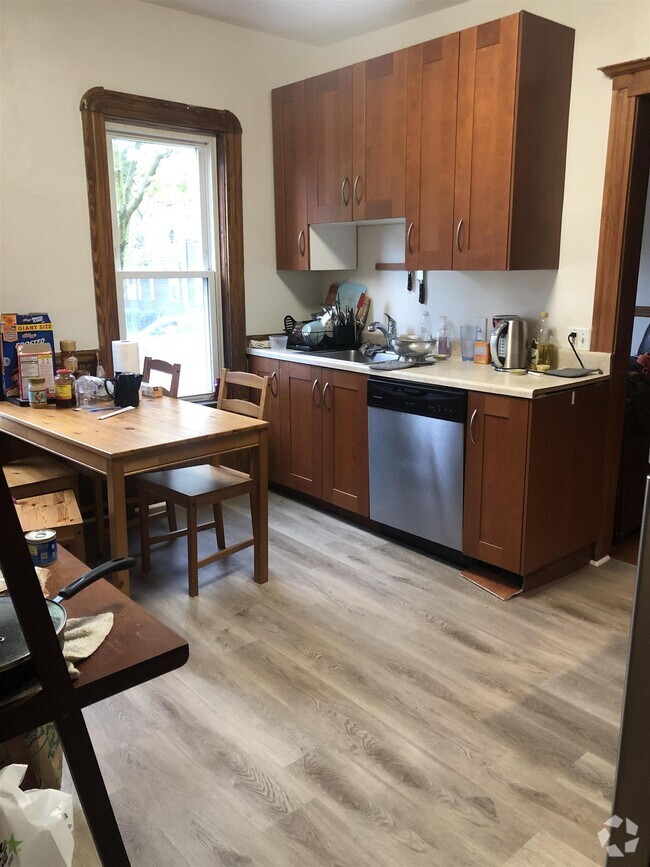 Building Photo - 151 Elm St Unit 1 Rental